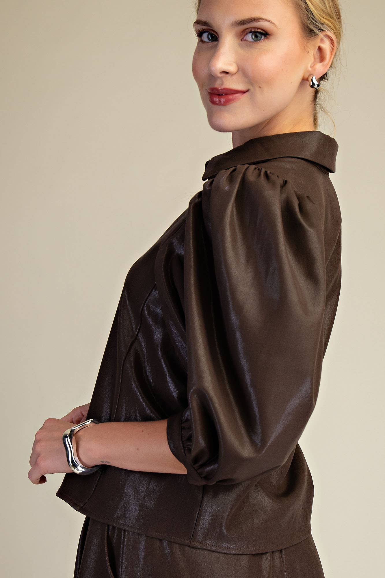 Collar Neck Puff Sleeve Button Down Shirt: Brown / S