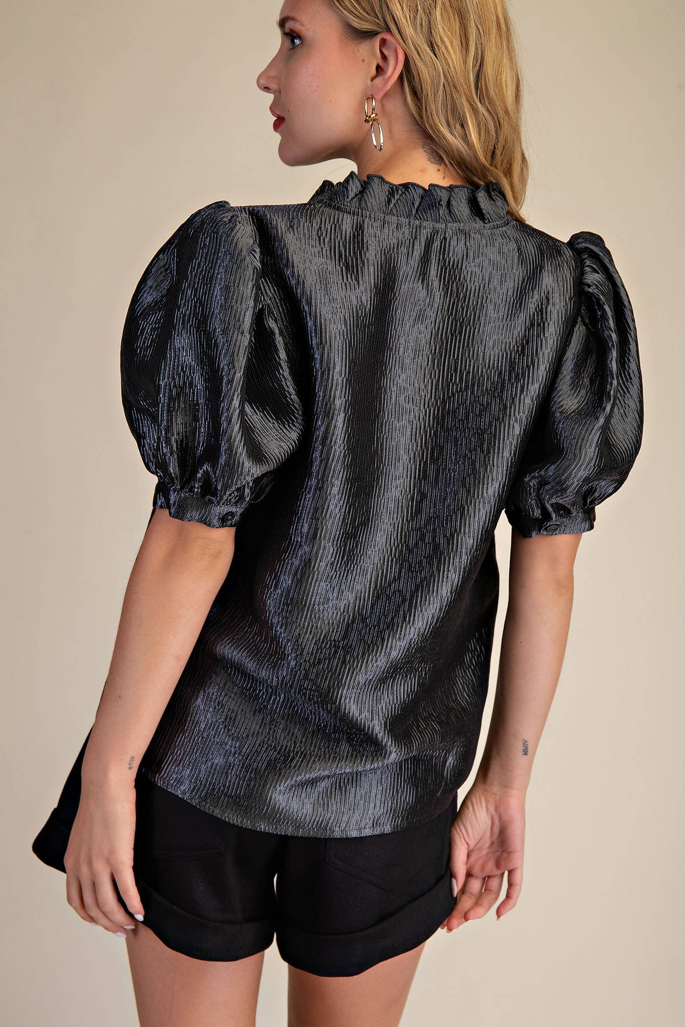 Ruffle V-Neck Puff Sleeve Top: Taupe / S