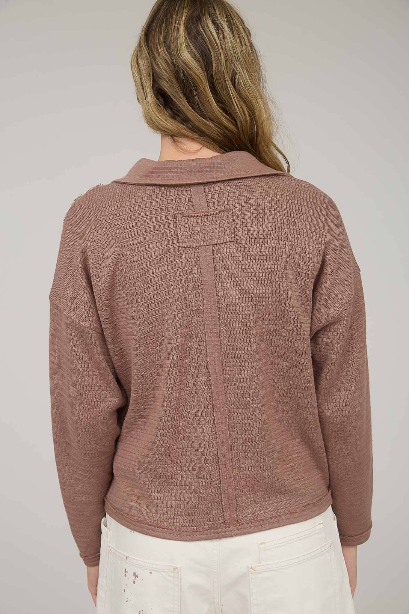 EXPOSED SEAM LONG SLEEVE TEXTURED KNIT POLO: OXBLOOD