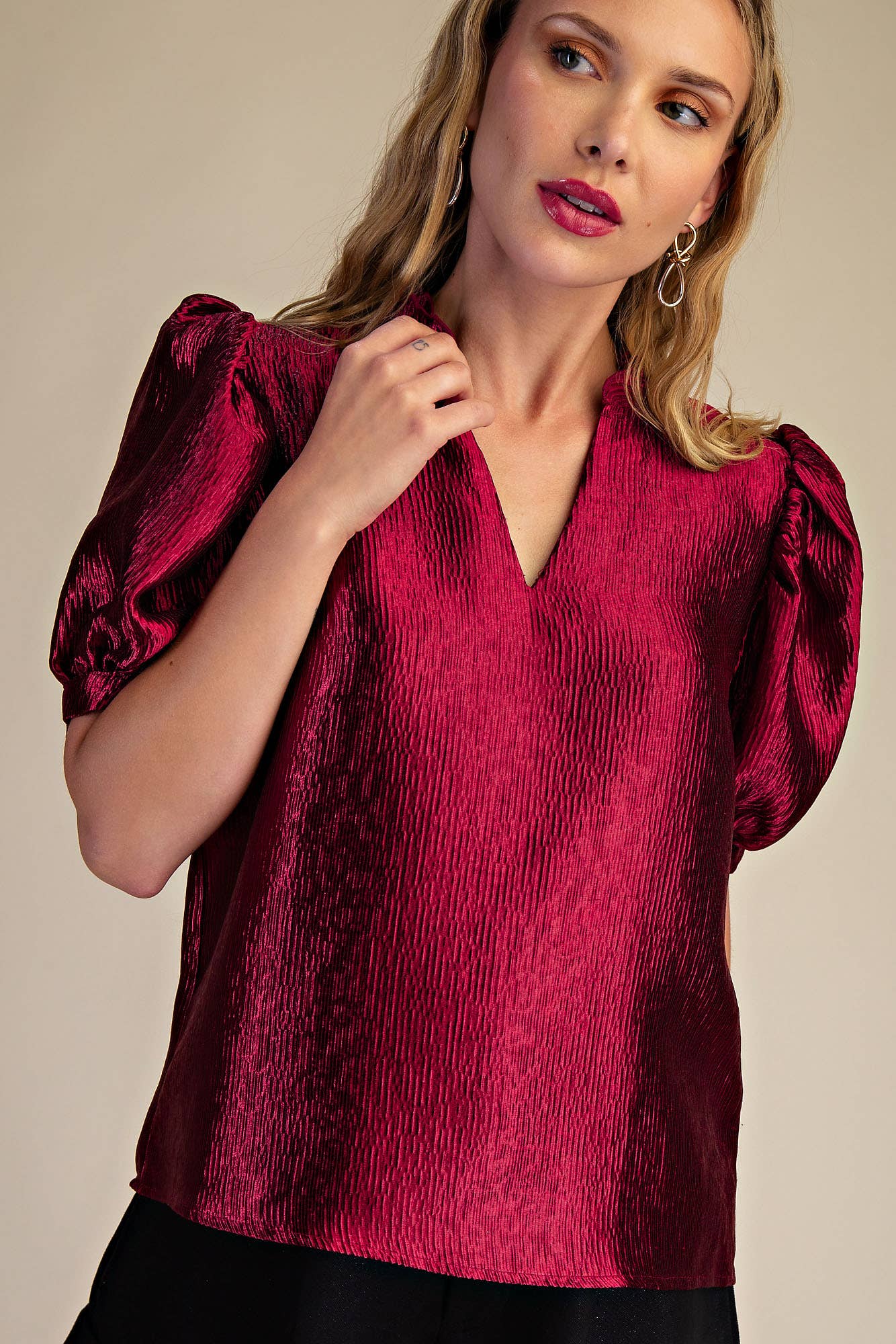 Ruffle V-Neck Puff Sleeve Top: Taupe / S