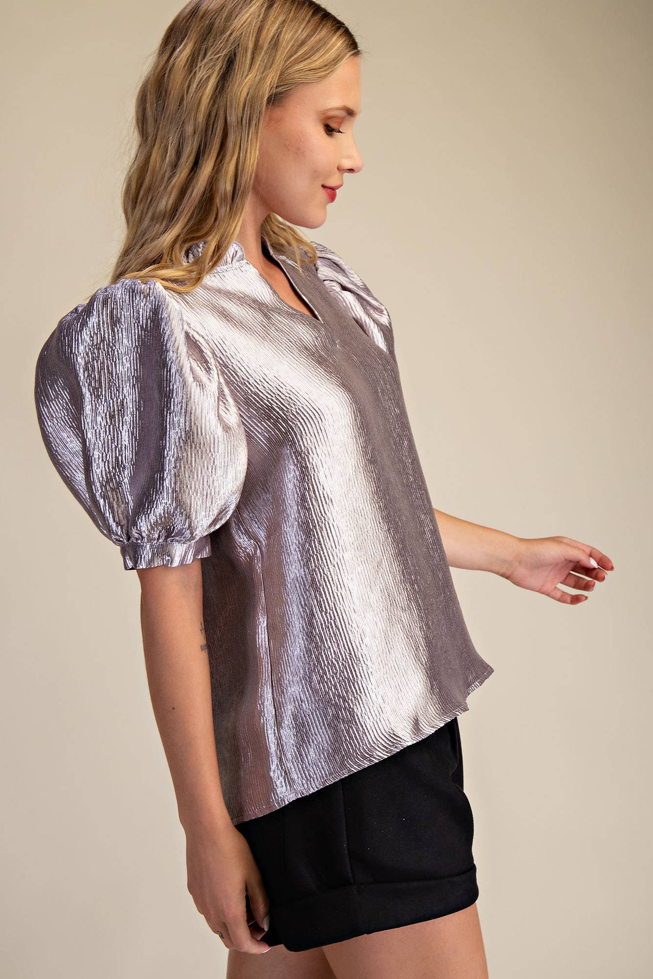 Ruffle V-Neck Puff Sleeve Top: Taupe / S
