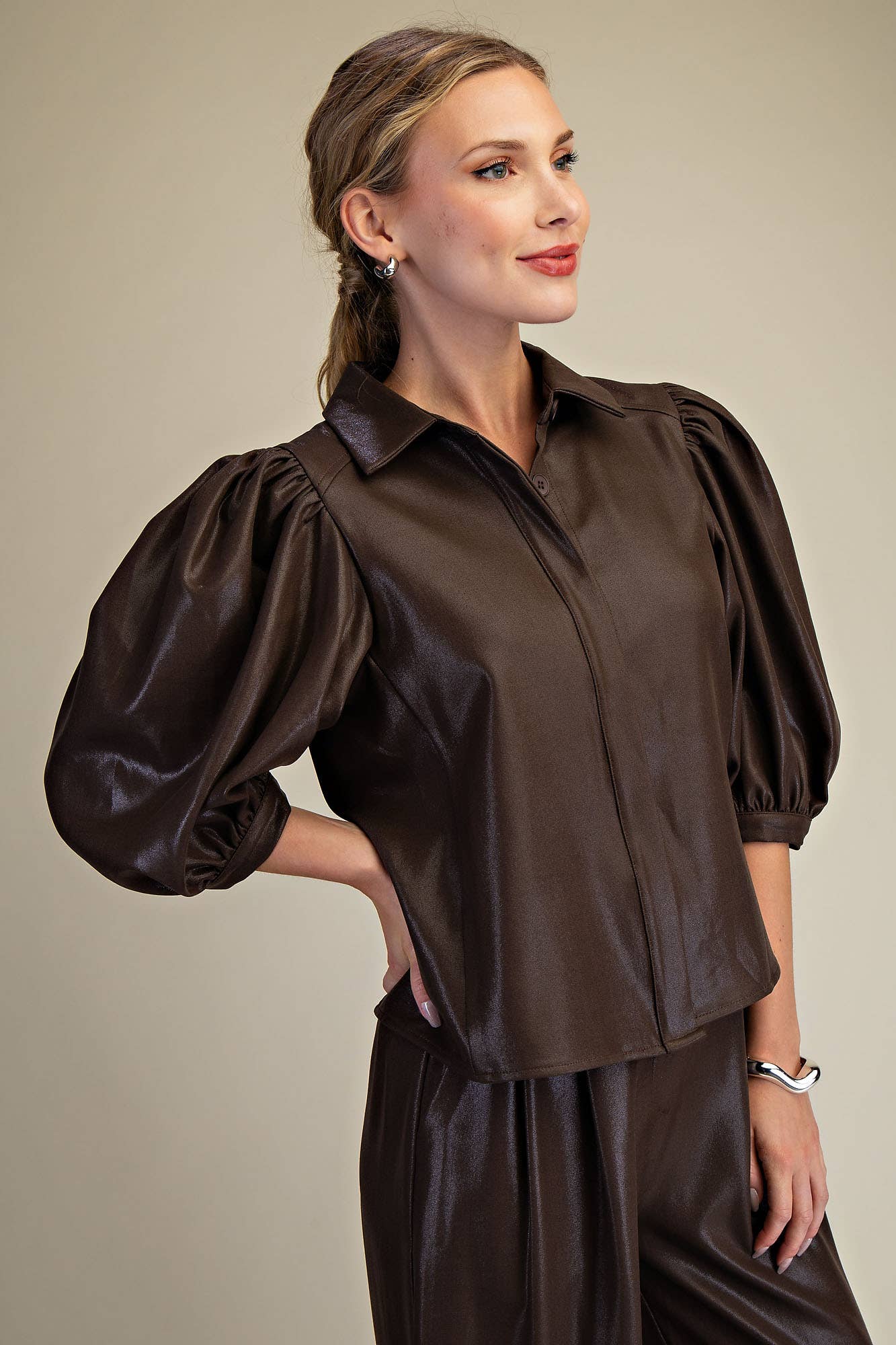 Collar Neck Puff Sleeve Button Down Shirt: Brown / S