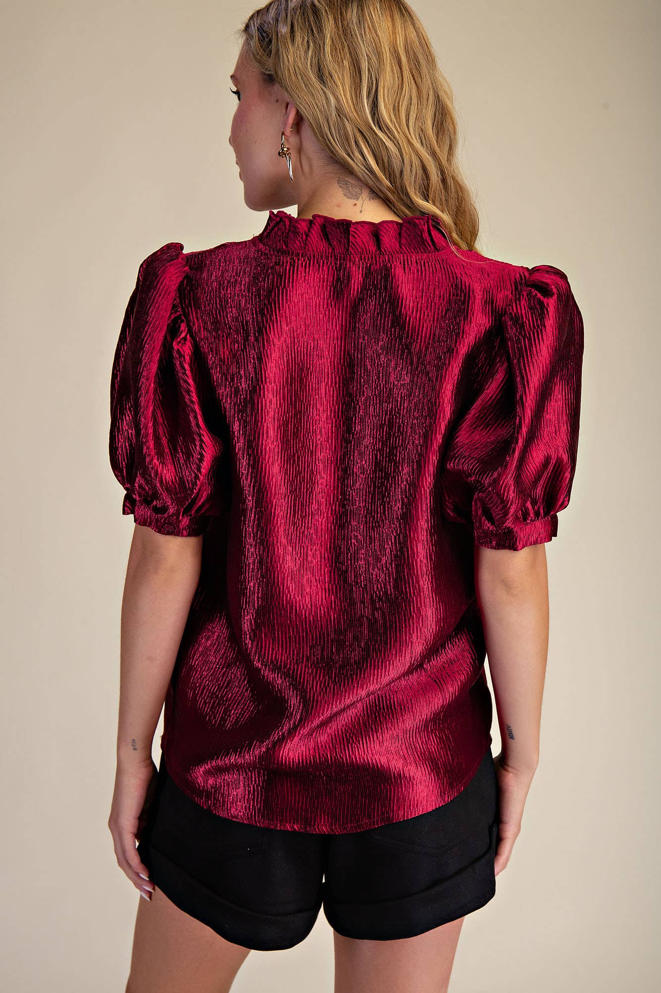 Ruffle V-Neck Puff Sleeve Top: Taupe / S