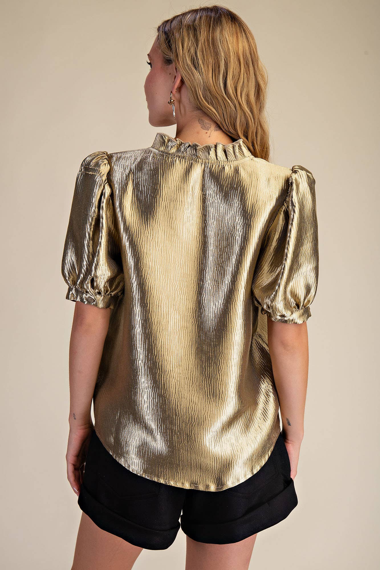 Ruffle V-Neck Puff Sleeve Top: Taupe / S
